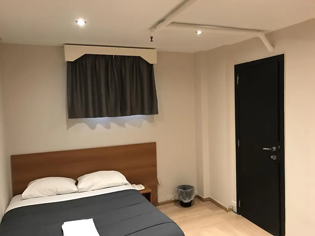 Royal Hotel Brusel 0*,